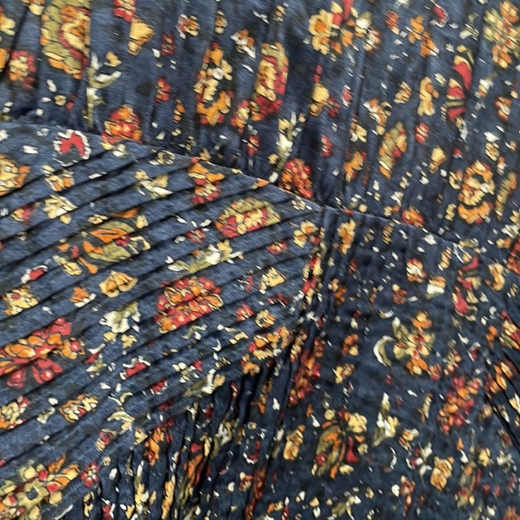 NEW Veronica Beard Shireen Pleated Floral Midi-Dress - Picture 13 of 17